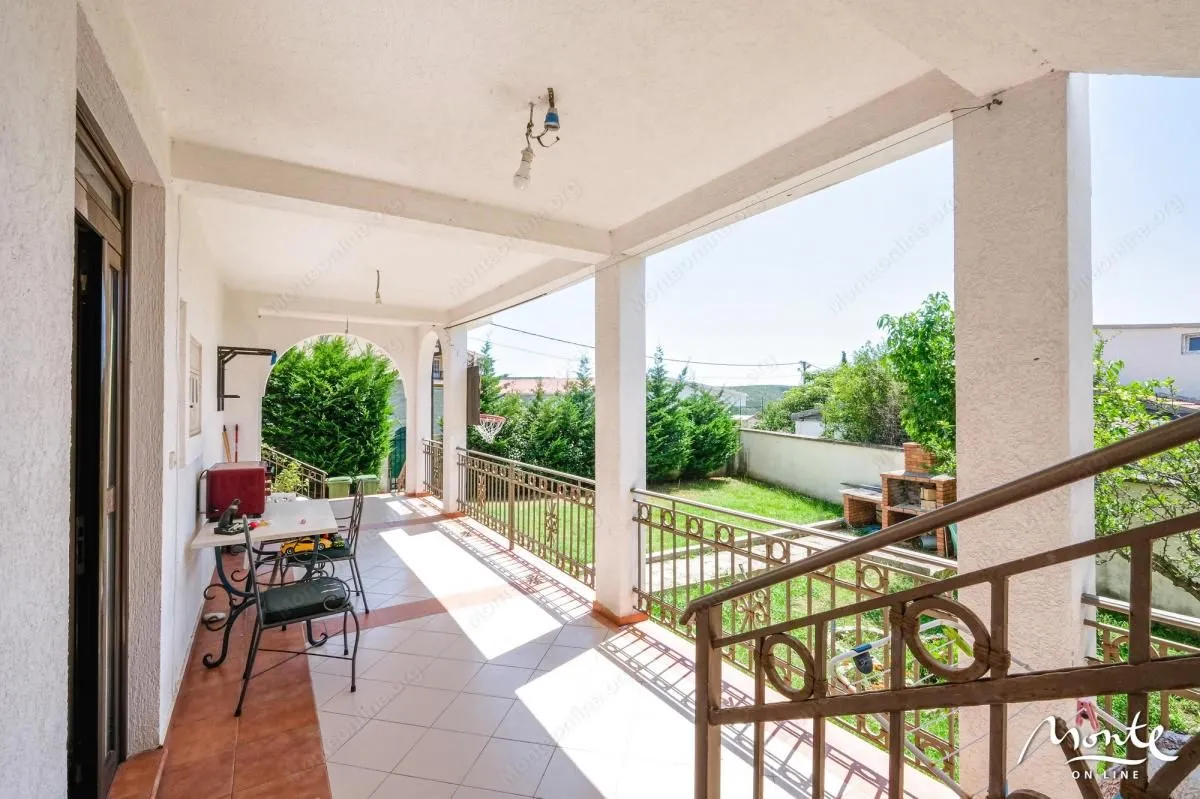 Sale, house, 410m², Sutomore, Bar