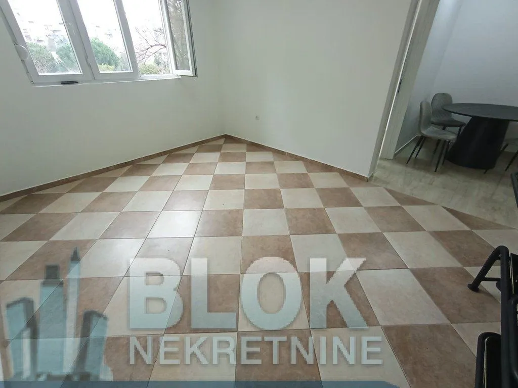 Izdavanje, dvosoban stan, 65m², Blok 5, Podgorica