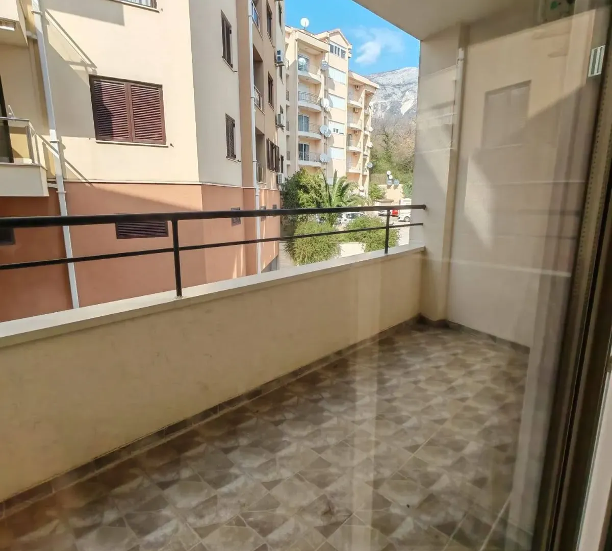 Rent, one bedroom apartment, 35m², Bečići, Budva