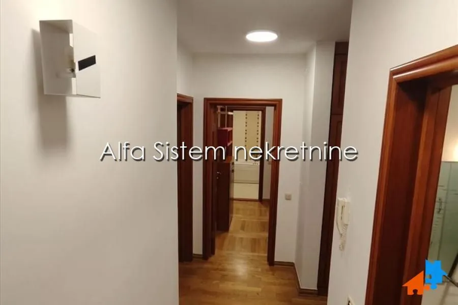Rent, four bedroom apartment, 120m², Kalenić Pijaca, Vračar Sve Podlokacije
