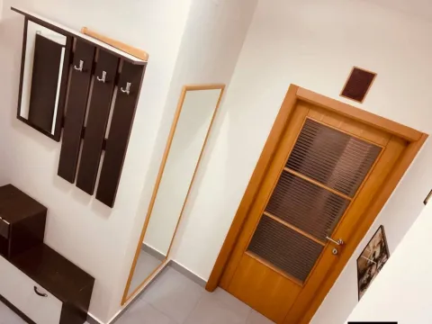 Prodaja, dvosoban stan, 70m², Stari Aerodrom, Podgorica - image 10