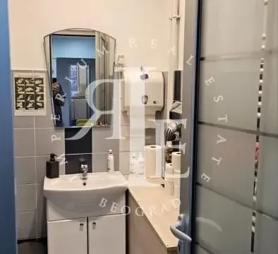Izdavanje, poslovni prostor, 130m², Stari Grad, Beograd - image 17