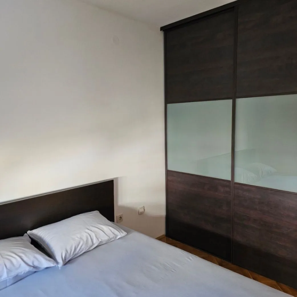 Izdavanje, jednosoban stan, 46m², Blok 6, Podgorica