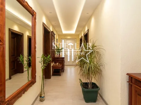 Prodaja, trosoban stan, 128m², Stari Aerodrom, Podgorica - image 8