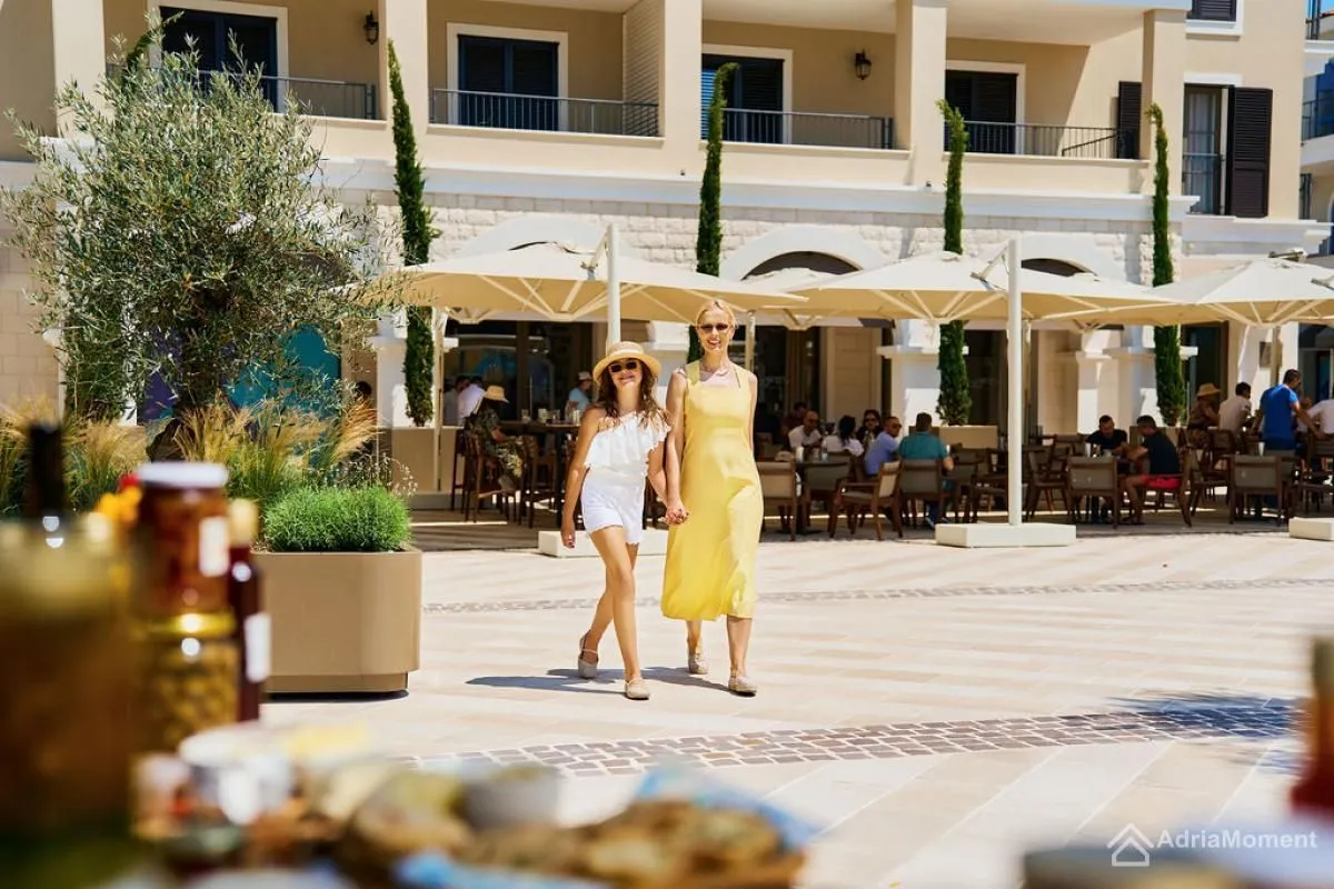 Prodaja, jednosoban stan, 70m², Luštica Bay, Tivat