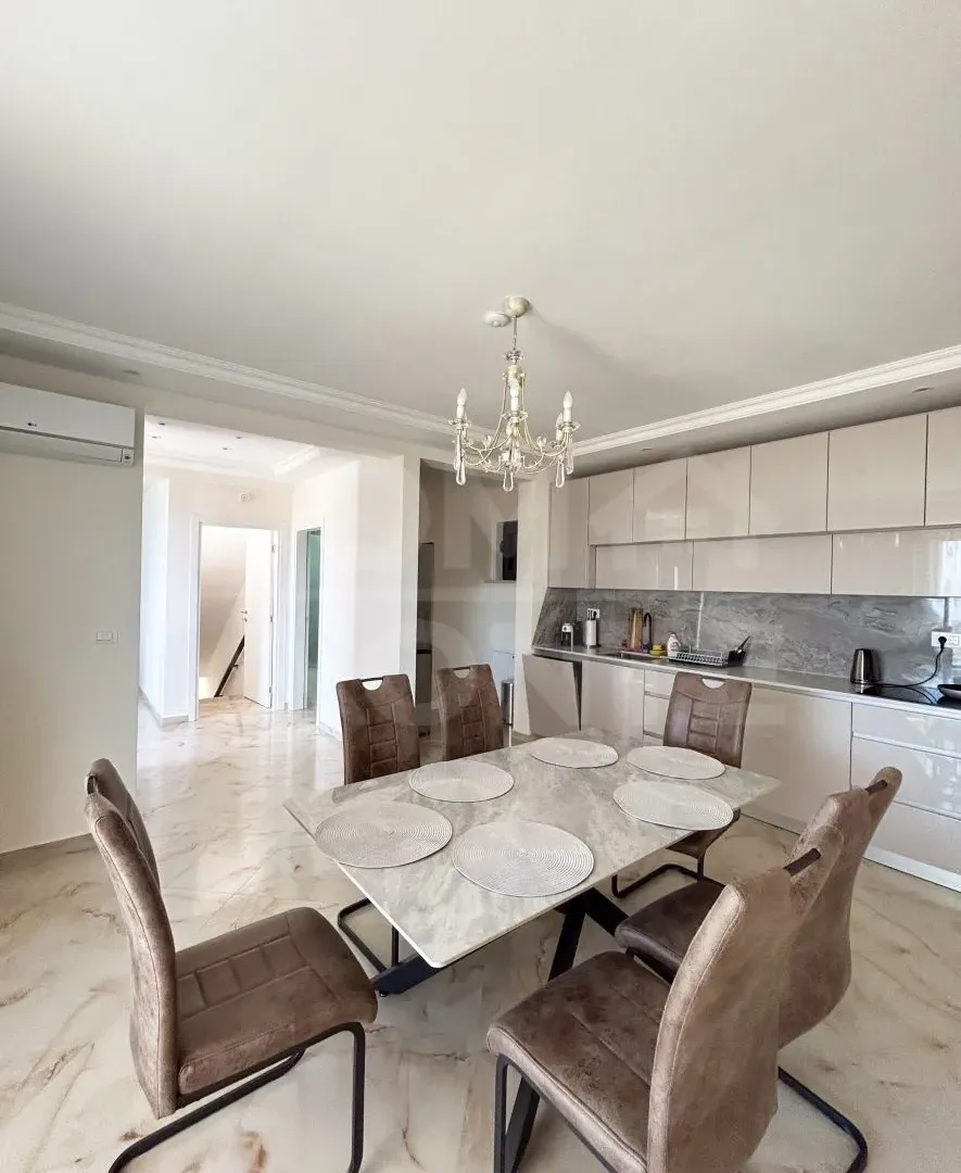 Rent, house, 240m², Tivat, Crna Gora