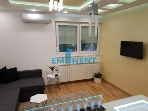 Izdavanje, dvosoban stan, 50m², Palilula Sve Podlokacije, Beograd - image 2