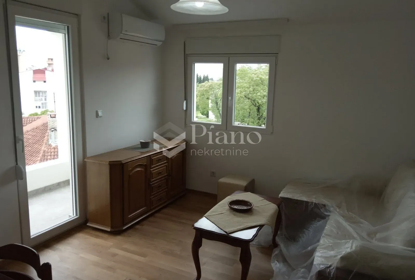 Izdavanje, jednosoban stan, 38m², Stari Aerodrom, Podgorica