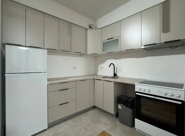 Izdavanje, jednosoban stan, 46m², Stari Aerodrom, Podgorica