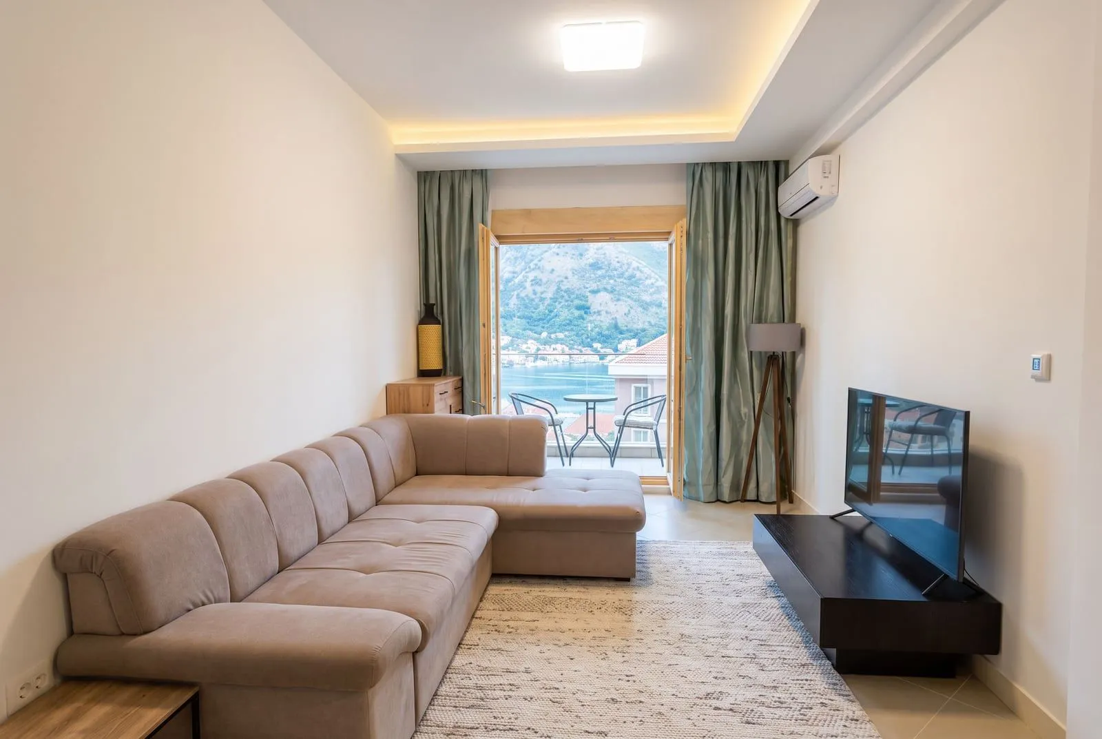 Prodaja, trosoban stan, 62m², Dobrota, Kotor