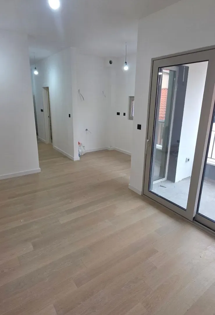 Prodaja, dvosoban stan, 51m², Dobrota, Kotor