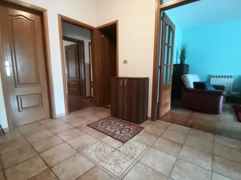 Izdavanje, trosoban stan, 100m², Preko Morače, Podgorica - image 12