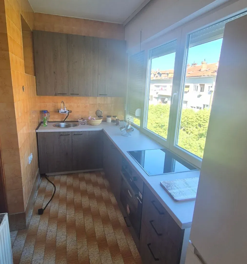 Izdavanje, dvosoban stan, 80m², Centar, Podgorica