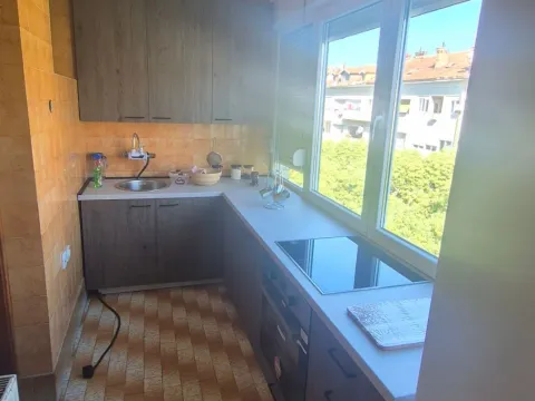 Izdavanje, dvosoban stan, 80m², Centar, Podgorica - image 17