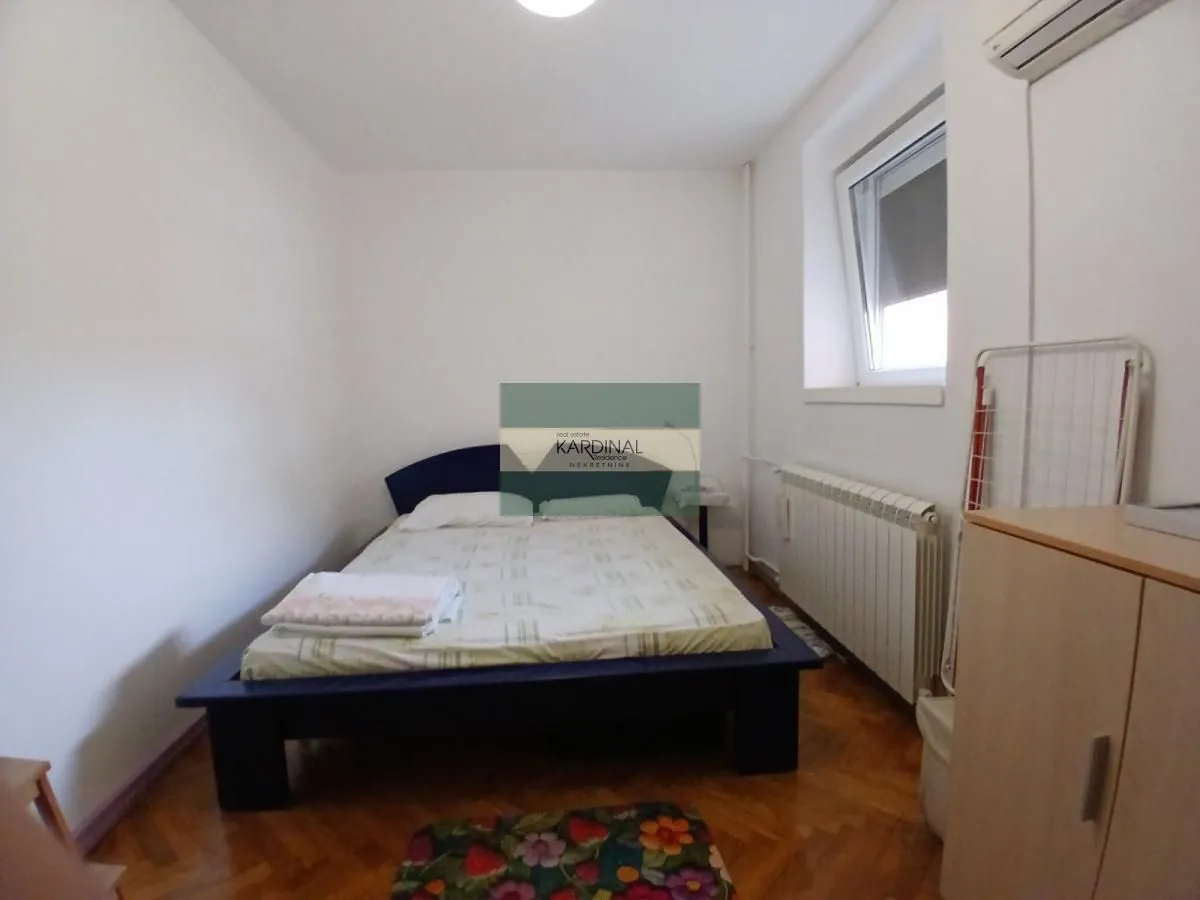 Izdavanje, trosoban stan, 78m², Centar, Jagodina