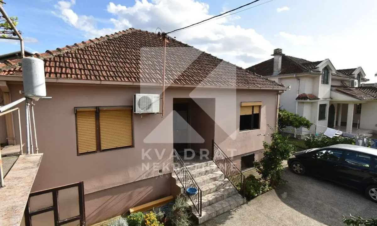 Sale, house, 200m², Tološi, Podgorica