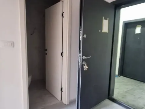 Izdavanje, jednosoban stan, 44m², Stari Aerodrom, Podgorica - image 5