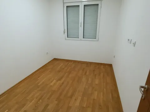 Sale, one bedroom apartment, 43m², Blok 6, Podgorica - image 3