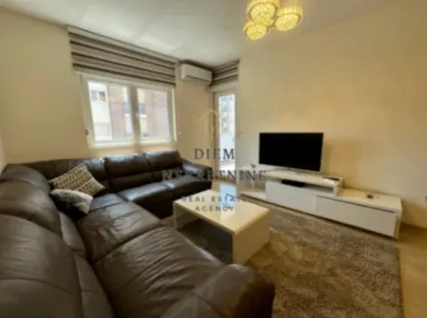 Izdavanje, jednosoban stan, 49m², City Kvart, Podgorica - image 12