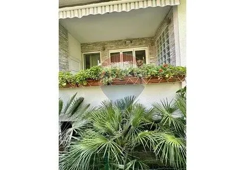 Izdavanje, dvosoban stan, 100m², Dobrota, Kotor - image 3