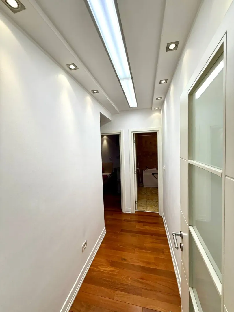 Izdavanje, dvosoban stan, 84m², Preko Morače, Podgorica