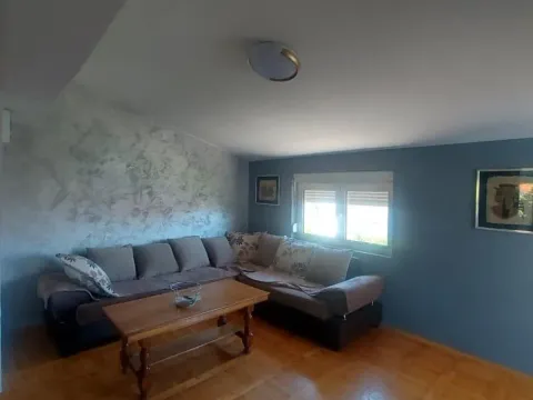 Izdavanje, trosoban stan, 86m², Centar, Nikšić - image 3