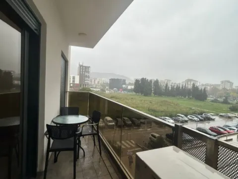 Izdavanje, dvosoban stan, 80m², Soho City, Bar - image 4