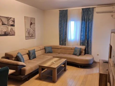 Prodaja, dvosoban stan, 70m², City Kvart, Podgorica - image 2