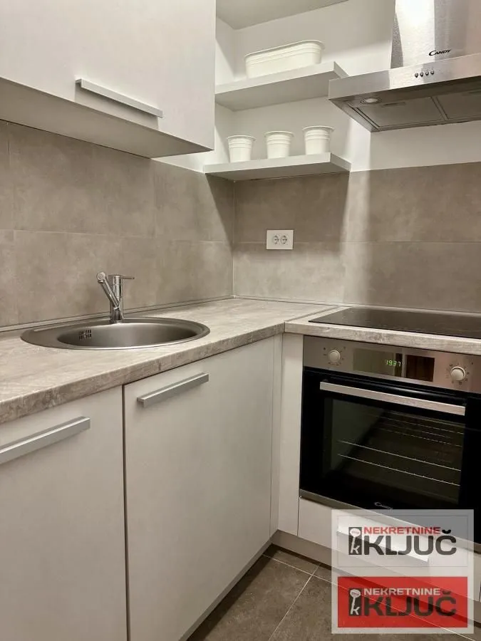 Prodaja, dvosoban stan, 49m², Centar, Novi Sad