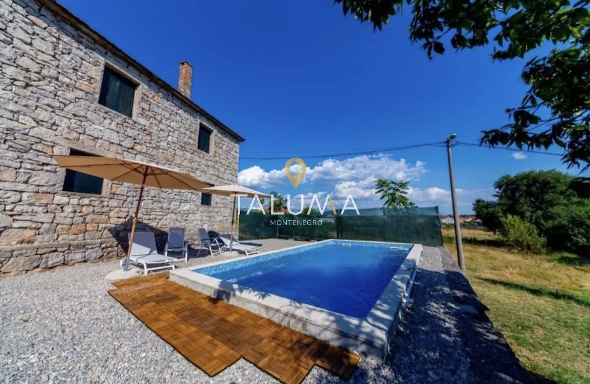 Rent, house, 130m², Zelenika, Podgorica