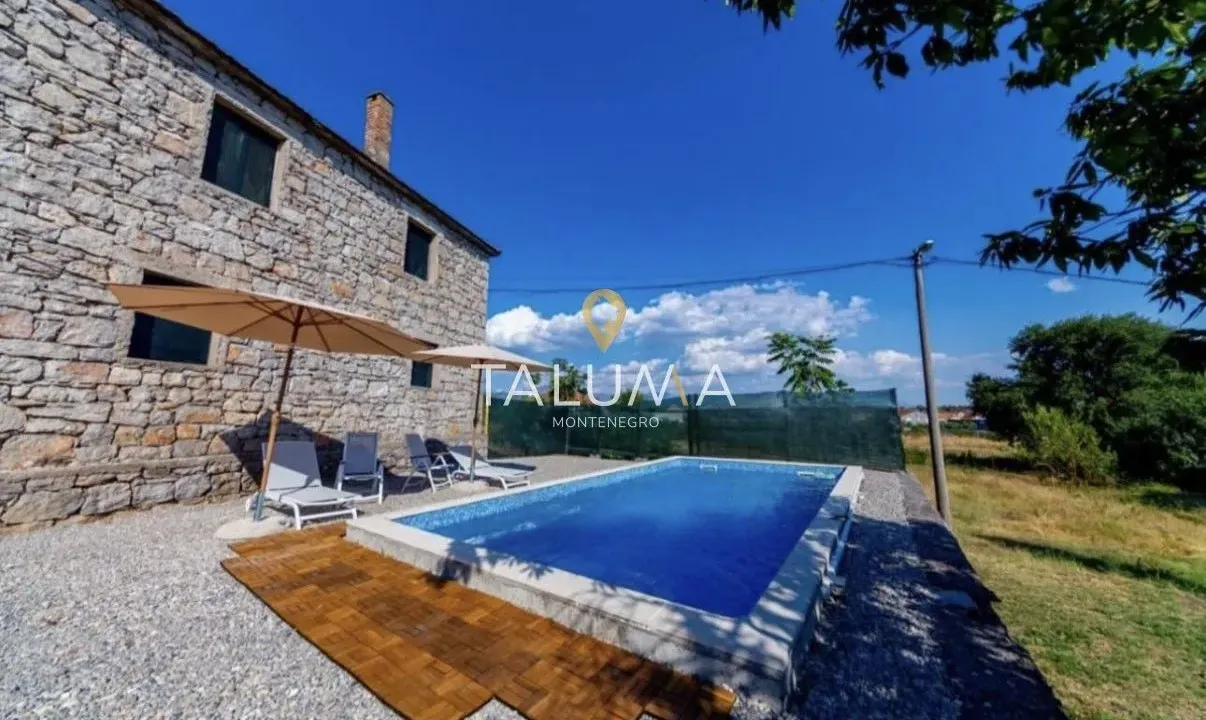 Rent, house, 130m², Zelenika, Podgorica