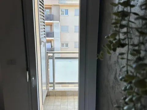 Izdavanje, dvosoban stan, 64m², City Kvart, Podgorica - image 16