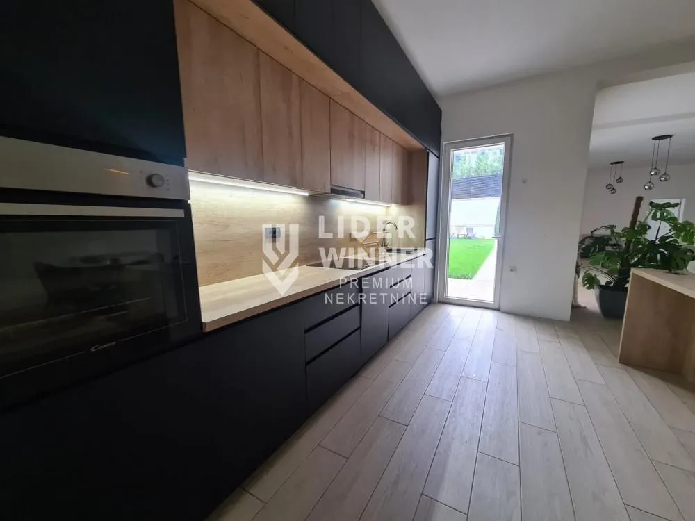 Prodaja, četvorosoban stan, 220m², Savski Venac, Beograd