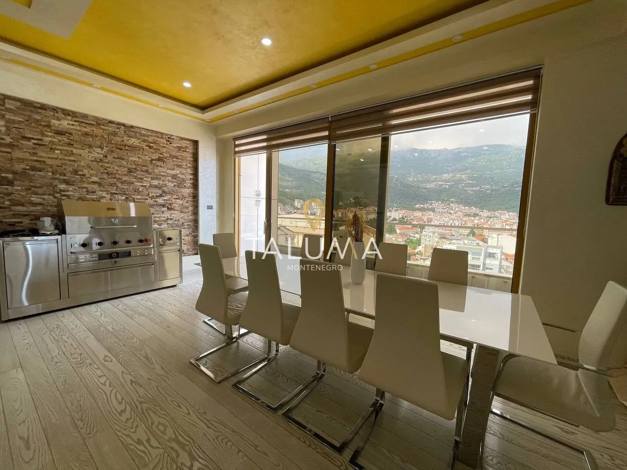 Prodaja, dvosoban stan, 158m², Centar, Budva