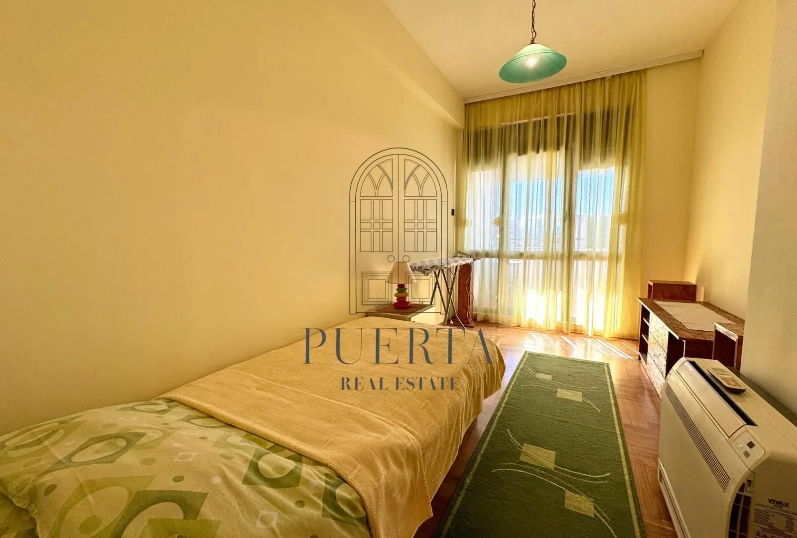 Izdavanje, dvosoban stan, 76m², Centar, Podgorica