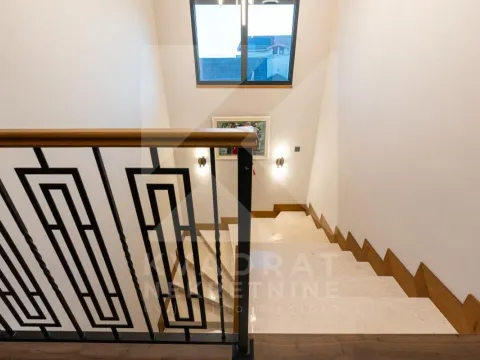 Izdavanje, kuća, 166m², Tološi, Podgorica - image 23