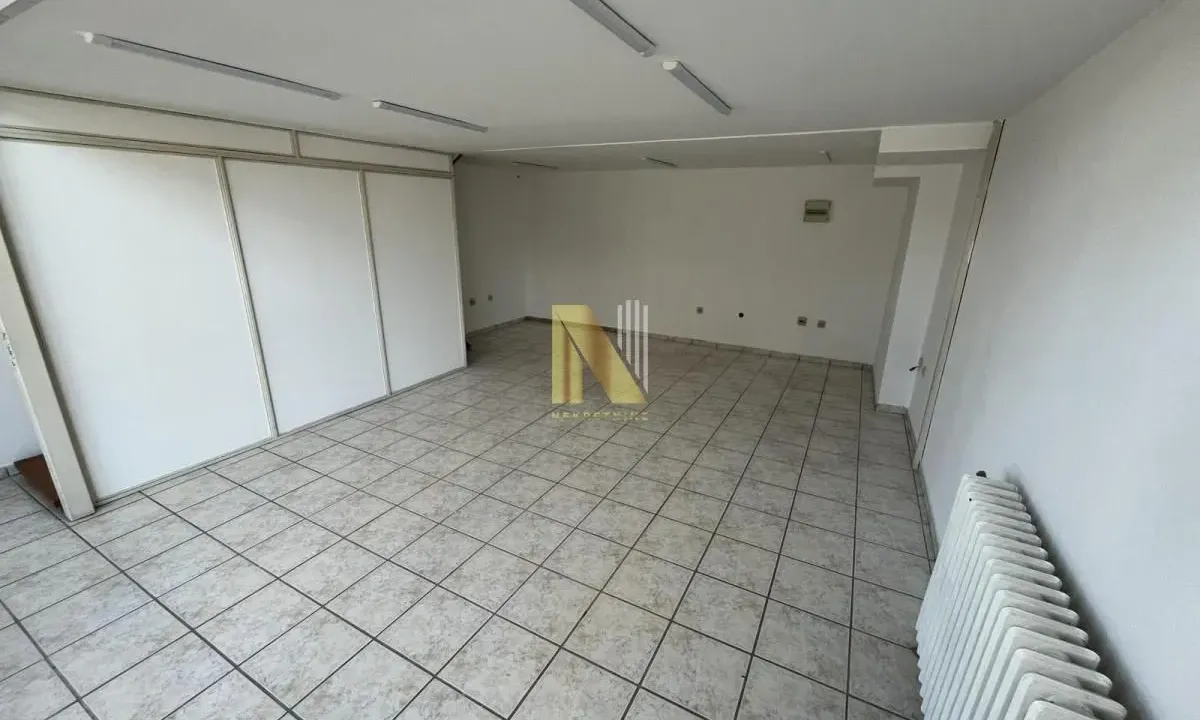 Izdavanje, poslovni prostor, 54m², Grbavica, Novi Sad Sve Podlokacije