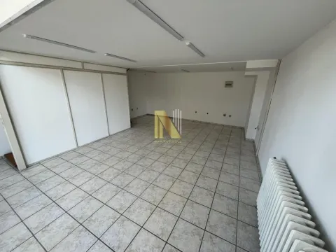 Izdavanje, poslovni prostor, 54m², Grbavica, Novi Sad Sve Podlokacije