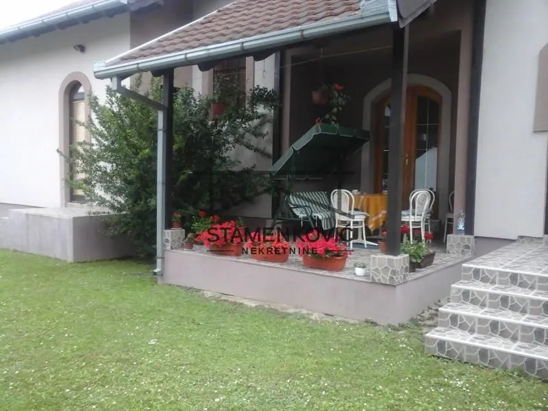 Prodaja, kuća, 250m², Novo naselje, Novi Sad