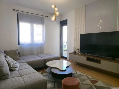 Izdavanje, jednosoban stan, 45m², New City, Podgorica - image 11