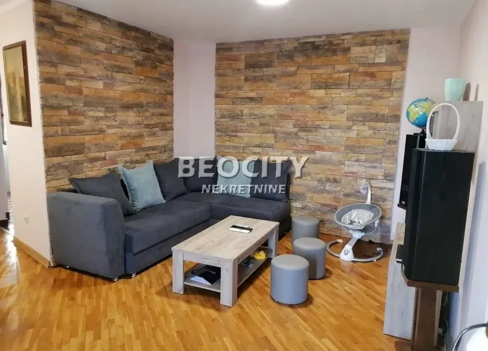 Prodaja, trosoban stan, 71m², Salajka, Novi Sad Sve Podlokacije