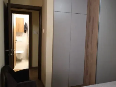 Izdavanje, dvosoban stan, 77m², Blok 5, Podgorica - image 8