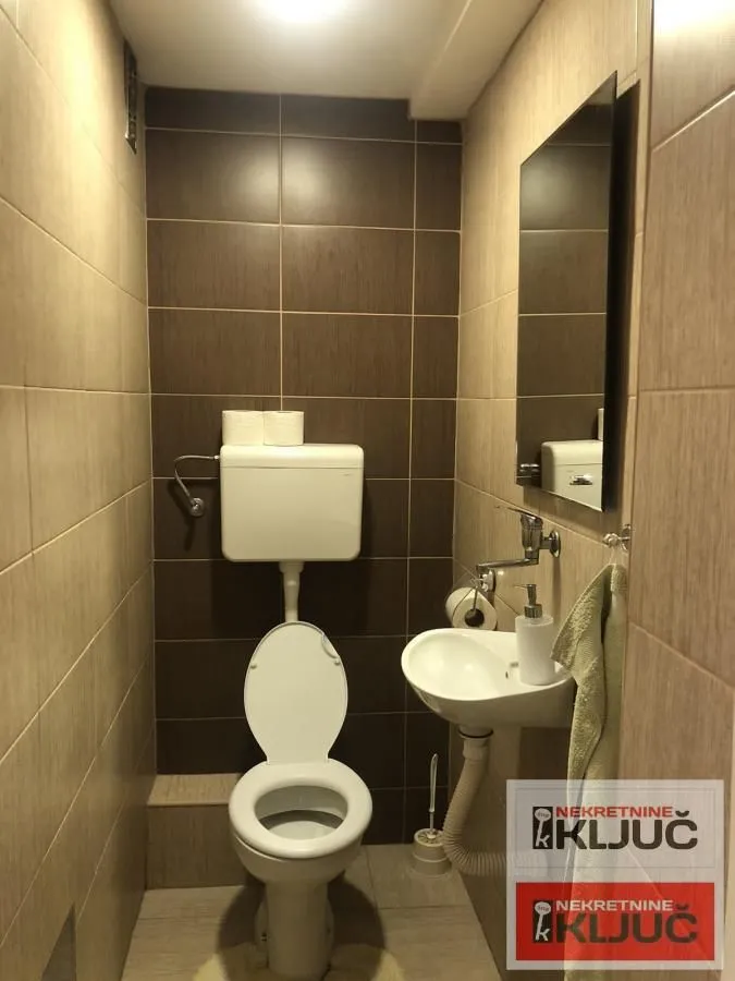 Prodaja, četvorosoban stan, 91m², Centar, Novi Sad