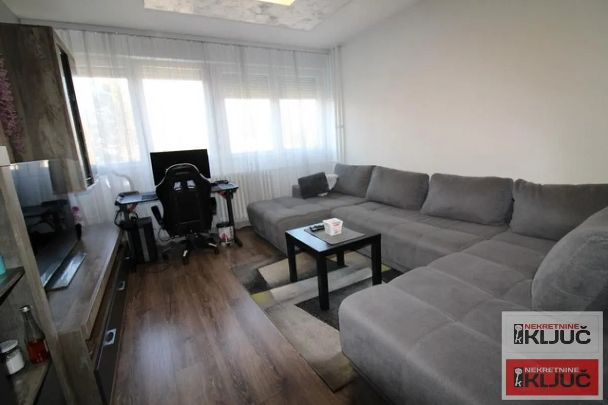Prodaja, dvosoban stan, 63m², Bulevar Oslobodjenja, Novi Sad Sve Podlokacije
