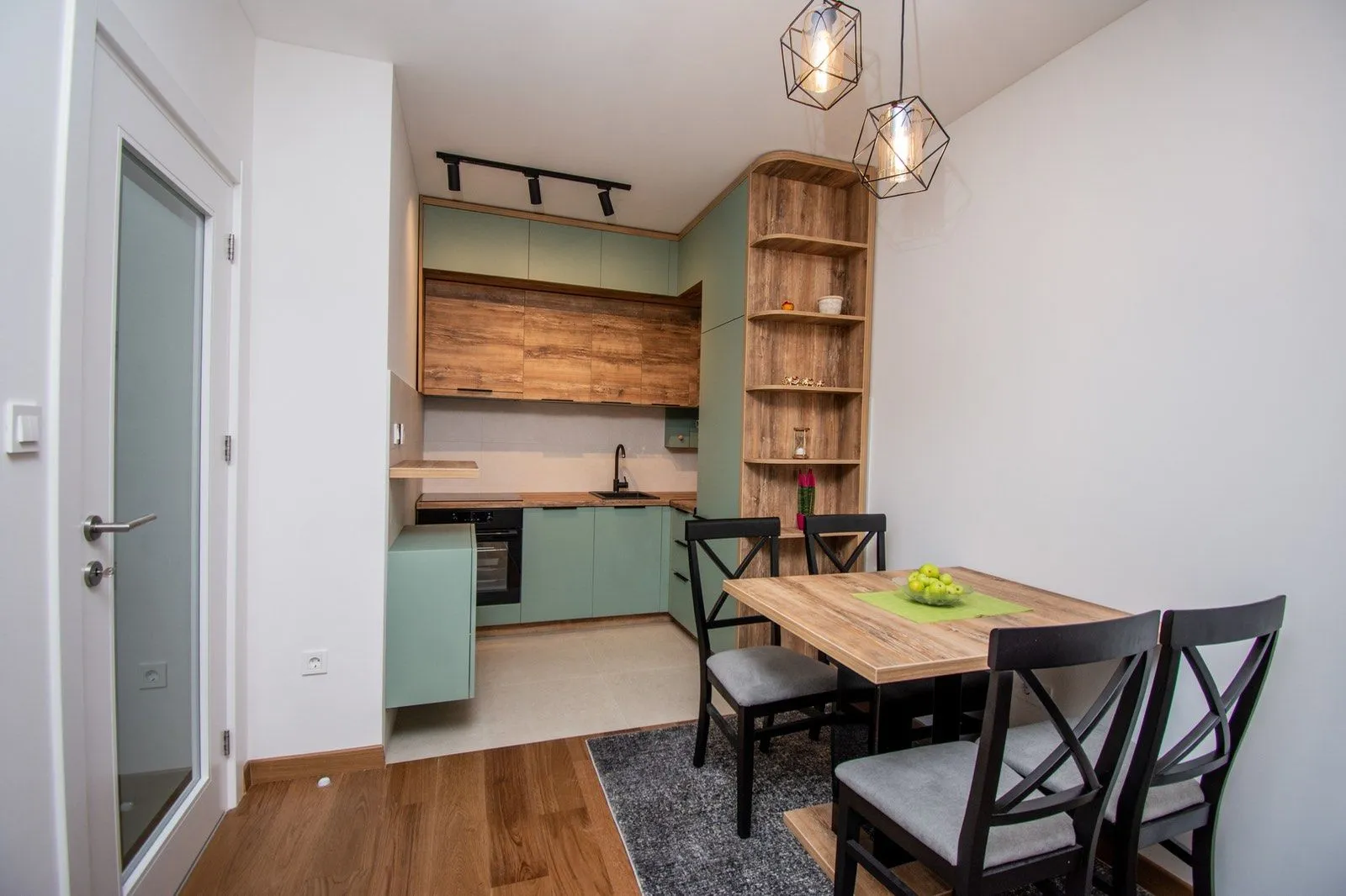 Izdavanje, stan, 50m², Tološi, Podgorica