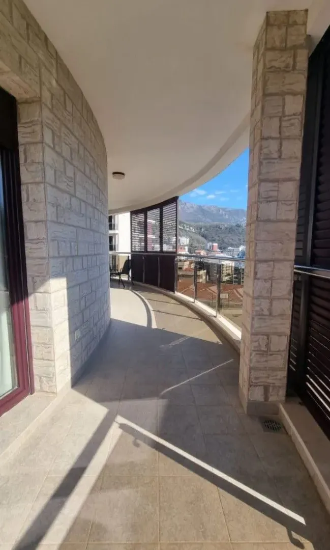 Sale, two bedroom apartment, 130m², Bečići, Budva