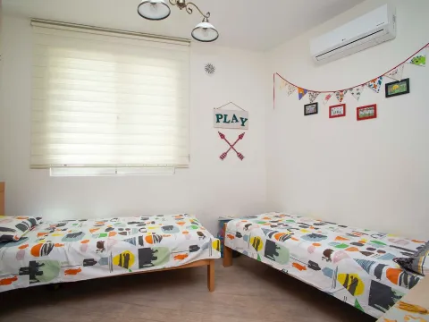 Prodaja, dvosoban stan, 65m², Dobrota, Kotor - image 3