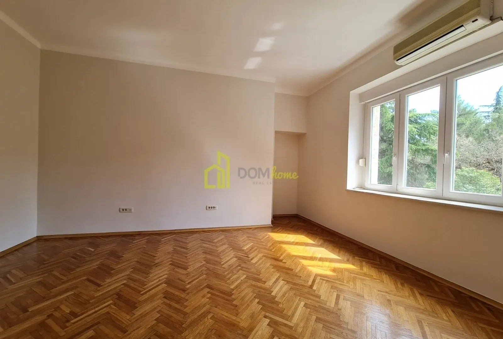 Rent, office space, 110m², Centar, Podgorica
