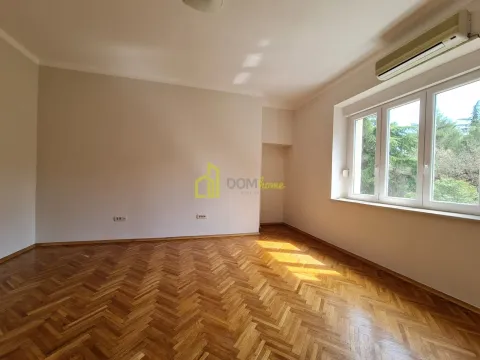 Izdavanje, poslovni prostor, 110m², Centar, Podgorica - image 4