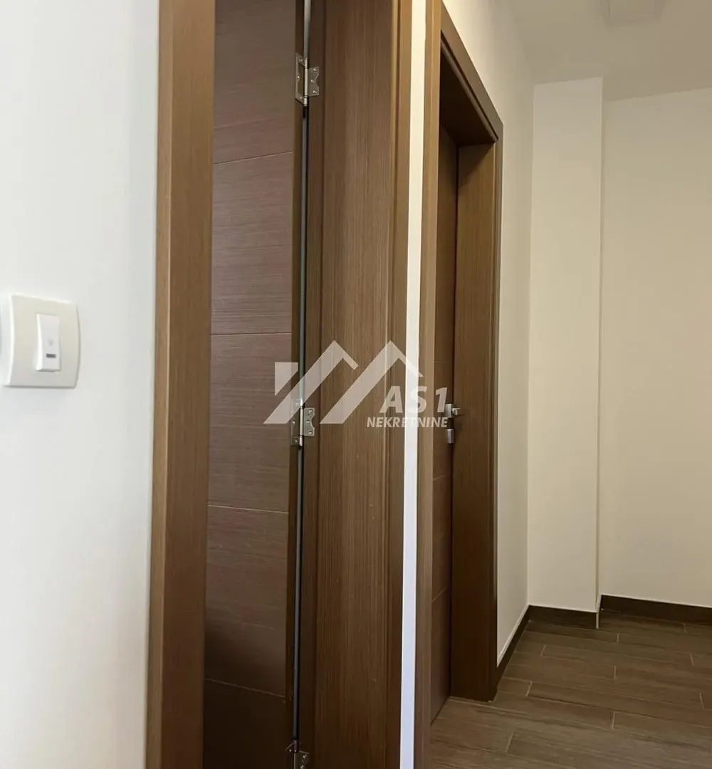 Prodaja, četvorosoban stan, 73m², Karagača, Petrovaradin
